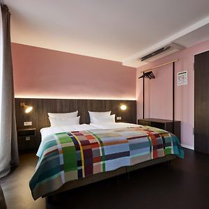 Comfort Zimmer mit Kingsize-Bett